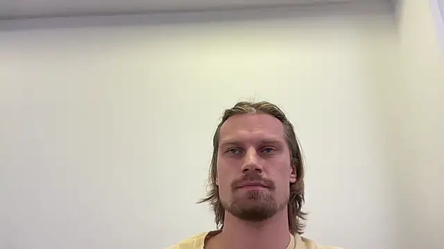 Snapshot of fmodel chatting on 11-04-25, 10:36 fmodel online show from 11-04-25, 10:36