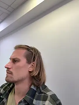 Snapshot of fmodel chatting on 11-26-25, 09:43 fmodel online show from 11-26-25, 09:43