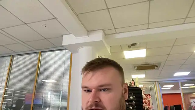 Snapshot of fmodel chatting on 12-05-25, 09:51 fmodel online show from 12-05-25, 09:51