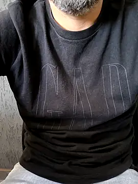 Leo Big online show from 11-21-25, 12:59