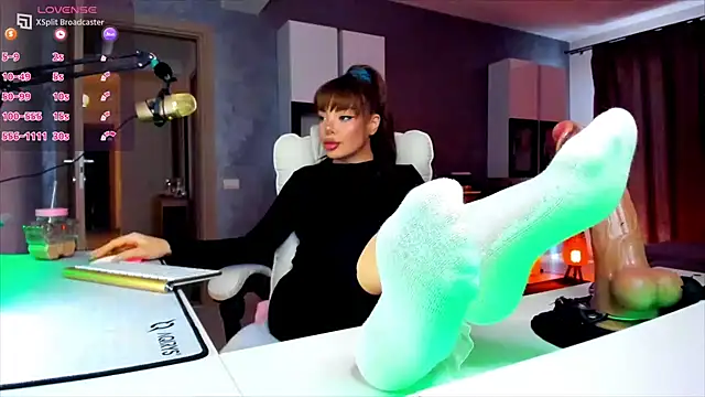 Miss kay1111 online show from 04-19-26, 02:49