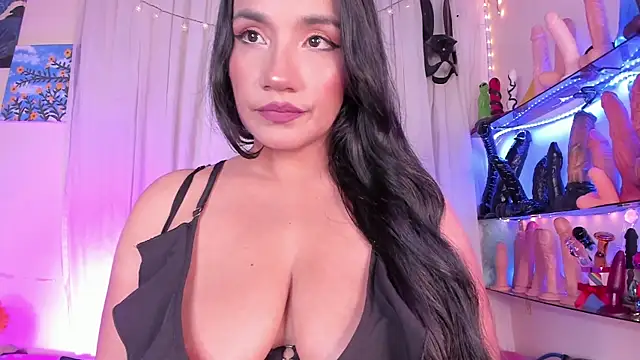 Snapshot of christymilkk chatting on 12-27-24, 10:59 christymilkk online show from 12-27-24, 10:59