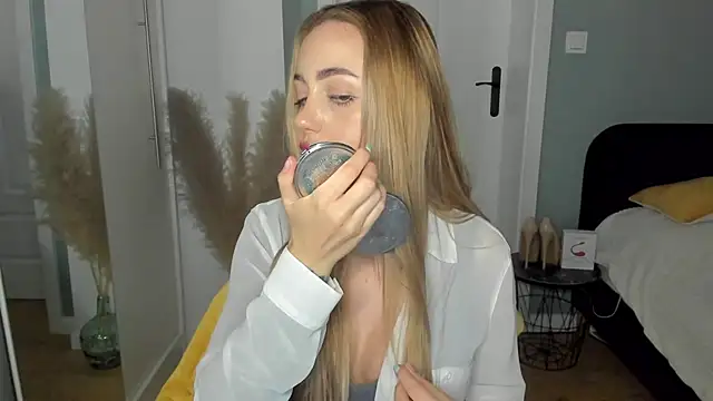 Snapshot of sexyCoralie chatting on 04-29-26, 05:30 sexyCoralie online show from 04-29-26, 05:30