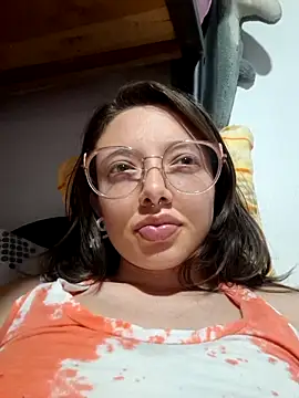 Snapshot of linda-schmidt chatting on 04-24-26, 03:31 linda-schmidt online show from 04-24-26, 03:31