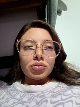 Snapshot of linda-schmidt chatting on 05-11-26, 02:39 linda-schmidt online show from 05-11-26, 02:39