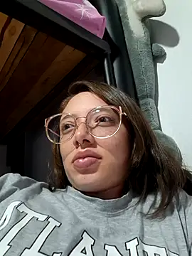 Snapshot of linda-schmidt chatting on 05-25-26, 02:17 linda-schmidt online show from 05-25-26, 02:17