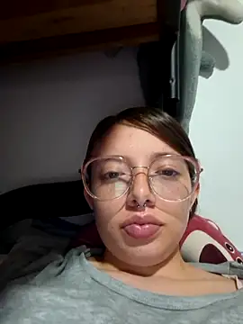 Snapshot of linda-schmidt chatting on 05-31-26, 01:36 linda-schmidt online show from 05-31-26, 01:36