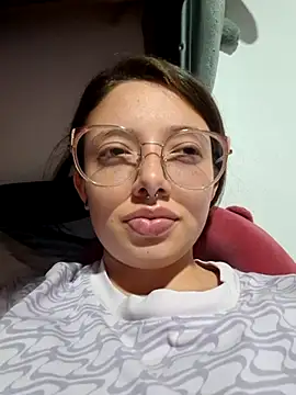 Snapshot of linda-schmidt chatting on 06-01-26, 03:41 linda-schmidt online show from 06-01-26, 03:41
