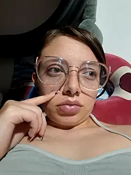 Snapshot of linda-schmidt chatting on 07-05-26, 04:19 linda-schmidt online show from 07-05-26, 04:19