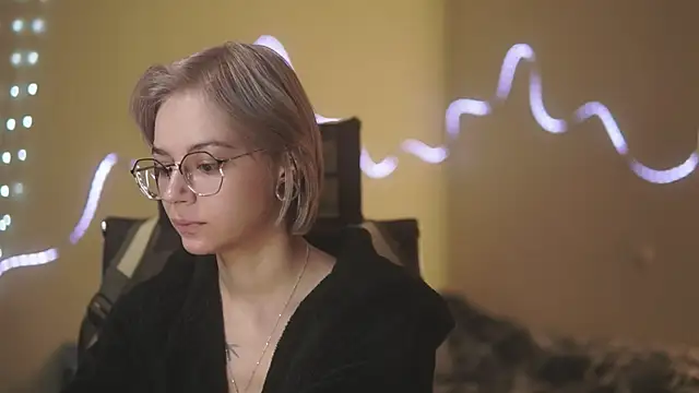 alyssa sweet online show from 04-22-26, 04:48