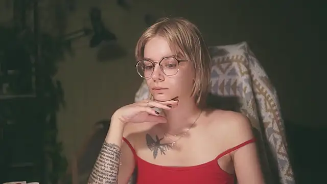 Snapshot of alyssa_sweet chatting on 06-18-26, 09:36 alyssa sweet online show from 06-18-26, 09:36