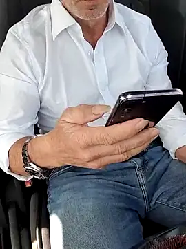 Snapshot of giorgio481510 chatting on 02-28-25, 09:47 giorgio481510 online show from 02-28-25, 09:47