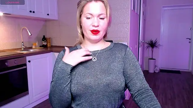 HotTiffani online show from 01-25-25, 09:36