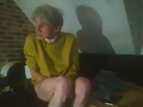 Snapshot of InMeinenMund chatting on 12-14-24, 08:40 InMeinenMund online show from 12-14-24, 08:40