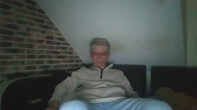 Snapshot of InMeinenMund chatting on 11-02-25, 03:58 InMeinenMund online show from 11-02-25, 03:58