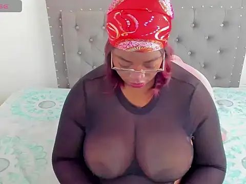 Snapshot of NinaGrey_ chatting on 11-09-25, 02:15 NinaGrey online show from 11-09-25, 02:15