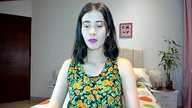 macarena vallejo online show from 03-21-25, 01:13