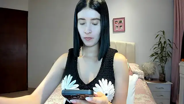 Snapshot of macarena_vallejo chatting on 05-22-26, 03:57 macarena vallejo online show from 05-22-26, 03:57