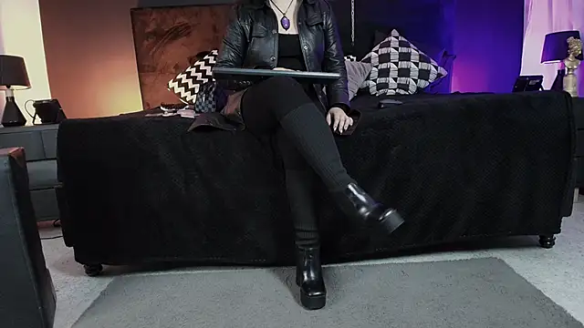  Jade 16 online show from 09-23-25, 11:46