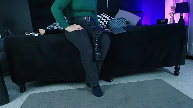  Jade 16 online show from 10-23-25, 11:42