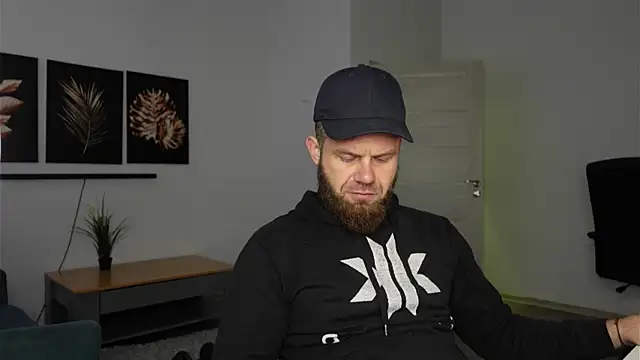 Snapshot of Tommy_Burnz chatting on 12-01-25, 11:04 Tommy Burnz online show from 12-01-25, 11:04