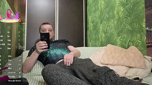 Snapshot of DanielOhCool chatting on 04-01-26, 06:36 DanielOhCool online show from 04-01-26, 06:36