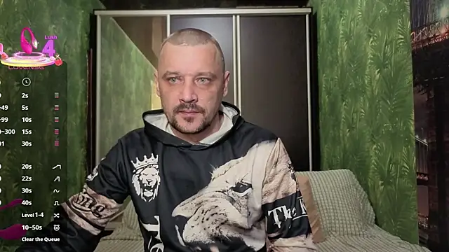 Snapshot of DanielOhCool chatting on 04-06-26, 06:03 DanielOhCool online show from 04-06-26, 06:03