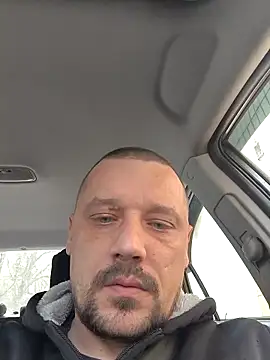 Snapshot of DanielOhCool chatting on 04-11-26, 07:45 DanielOhCool online show from 04-11-26, 07:45