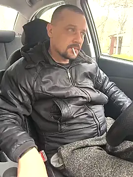 Snapshot of DanielOhCool chatting on 04-14-26, 07:14 DanielOhCool online show from 04-14-26, 07:14