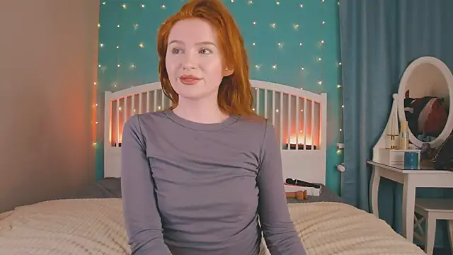 Snapshot of GingerArin chatting on 12-05-25, 11:30 GingerArin online show from 12-05-25, 11:30