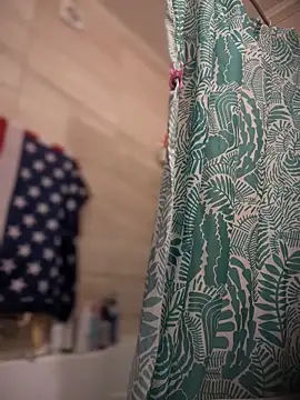 LaraHollywood online show from 09-30-25, 06:07