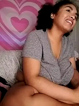 Snapshot of TasteeKitty chatting on 02-04-25, 01:34 TasteeKitty online show from 02-04-25, 01:34