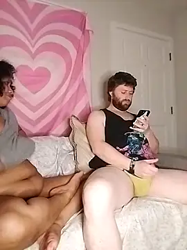 Snapshot of TasteeKitty chatting on 03-22-25, 04:35 TasteeKitty online show from 03-22-25, 04:35