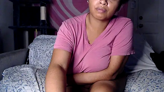 Snapshot of TasteeKitty chatting on 09-27-25, 06:07 TasteeKitty online show from 09-27-25, 06:07