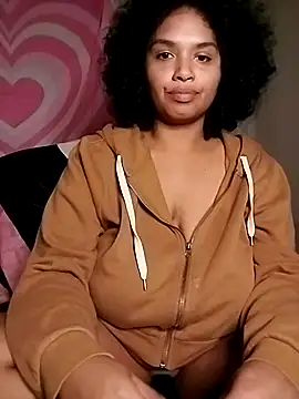 Snapshot of TasteeKitty chatting on 11-13-25, 07:07 TasteeKitty online show from 11-13-25, 07:07