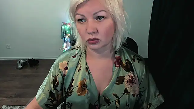 Angelaroberti3 online show from 12-19-25, 02:02