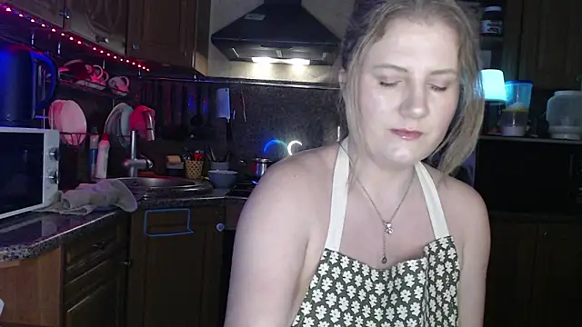 Snapshot of LizaCakes chatting on 01-27-25, 03:18 LizaCakes online show from 01-27-25, 03:18