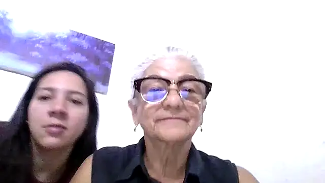 Snapshot of FunnyGrandma chatting on 12-07-24, 09:00 FunnyGrandma online show from 12-07-24, 09:00