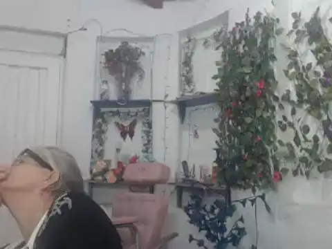Snapshot of FunnyGrandma chatting on 01-08-25, 01:32 FunnyGrandma online show from 01-08-25, 01:32