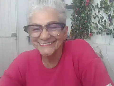 Snapshot of FunnyGrandma chatting on 01-12-25, 03:07 FunnyGrandma online show from 01-12-25, 03:07