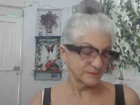 Snapshot of FunnyGrandma chatting on 01-18-25, 07:48 FunnyGrandma online show from 01-18-25, 07:48