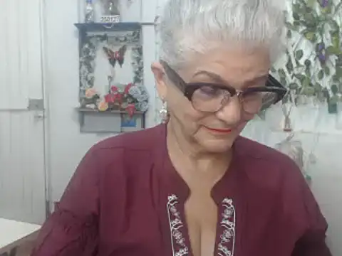 Snapshot of FunnyGrandma chatting on 01-19-25, 01:43 FunnyGrandma online show from 01-19-25, 01:43