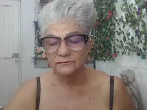 Snapshot of FunnyGrandma chatting on 01-26-25, 06:49 FunnyGrandma online show from 01-26-25, 06:49