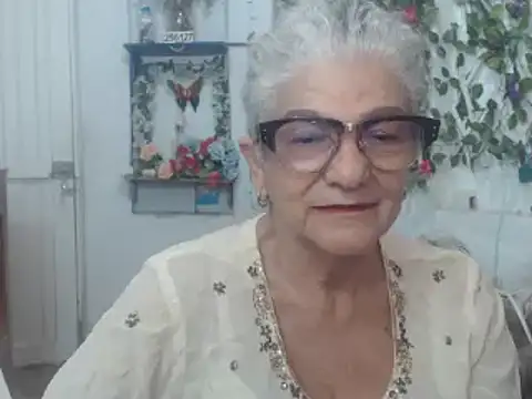 Snapshot of FunnyGrandma chatting on 02-02-25, 12:09 FunnyGrandma online show from 02-02-25, 12:09
