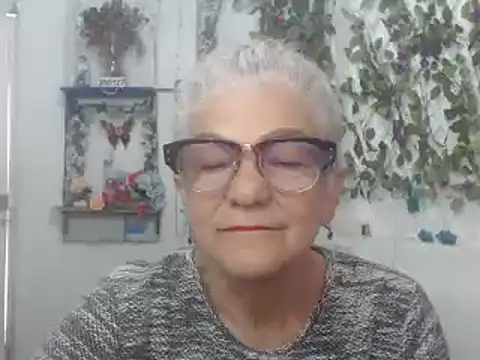 Snapshot of FunnyGrandma chatting on 02-03-25, 06:39 FunnyGrandma online show from 02-03-25, 06:39