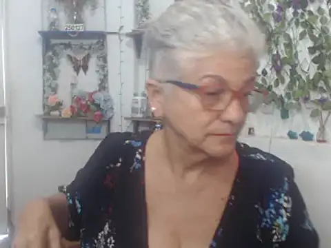 Snapshot of FunnyGrandma chatting on 02-07-25, 06:24 FunnyGrandma online show from 02-07-25, 06:24
