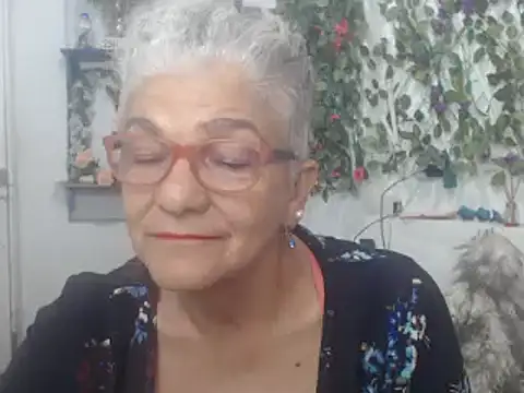 Snapshot of FunnyGrandma chatting on 02-08-25, 02:36 FunnyGrandma online show from 02-08-25, 02:36