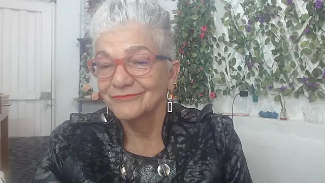 Snapshot of FunnyGrandma chatting on 02-12-25, 01:41 FunnyGrandma online show from 02-12-25, 01:41