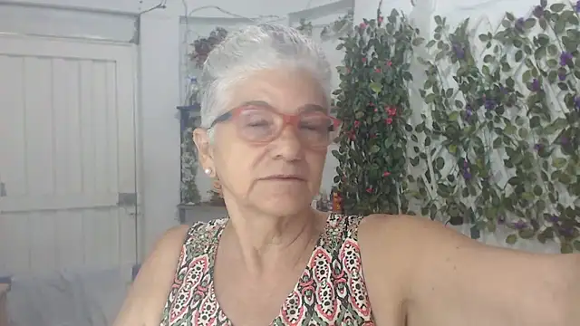 Snapshot of FunnyGrandma chatting on 02-15-25, 02:04 FunnyGrandma online show from 02-15-25, 02:04