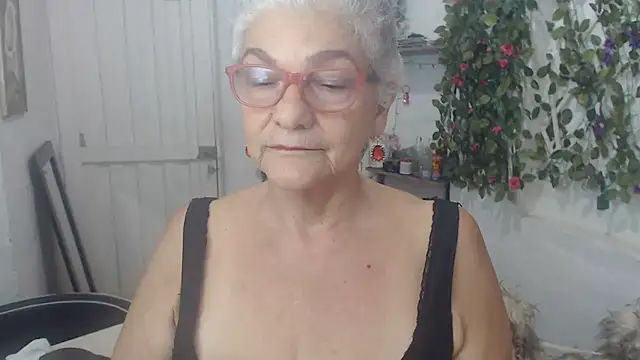 Snapshot of FunnyGrandma chatting on 03-16-25, 04:41 FunnyGrandma online show from 03-16-25, 04:41